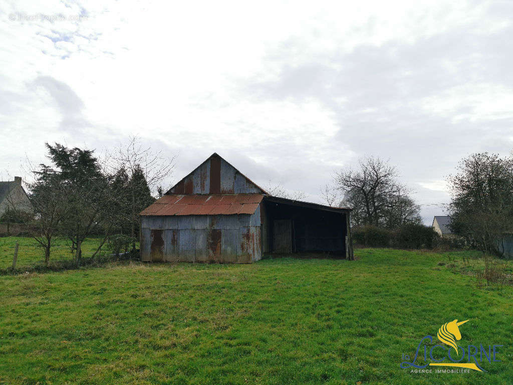 Terrain à BAIS