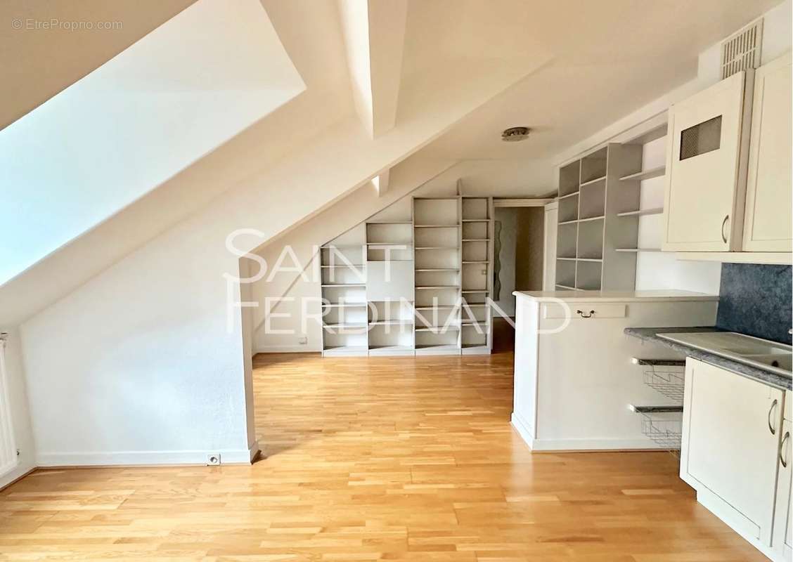 Appartement à NEUILLY-SUR-SEINE