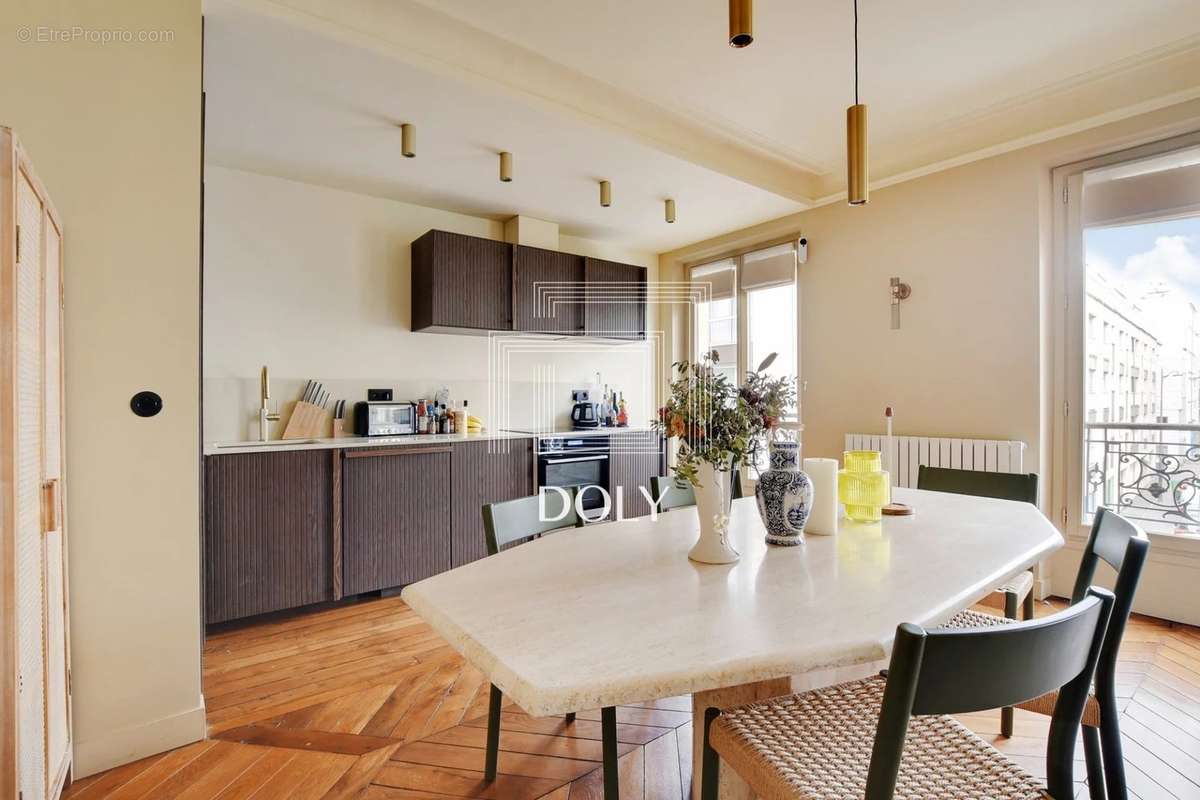 Appartement à PARIS-11E