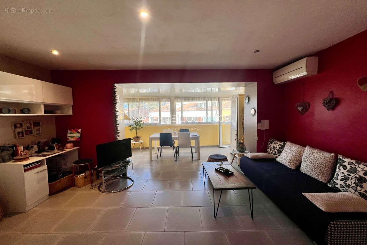 Appartement à SAINT-CYR-SUR-MER