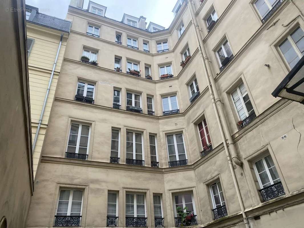 Appartement à PARIS-9E