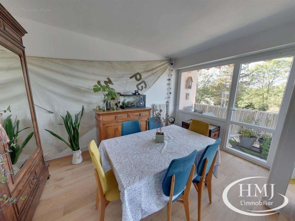 Appartement à SAINTRY-SUR-SEINE