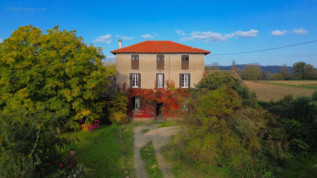 Maison à FEUGAROLLES