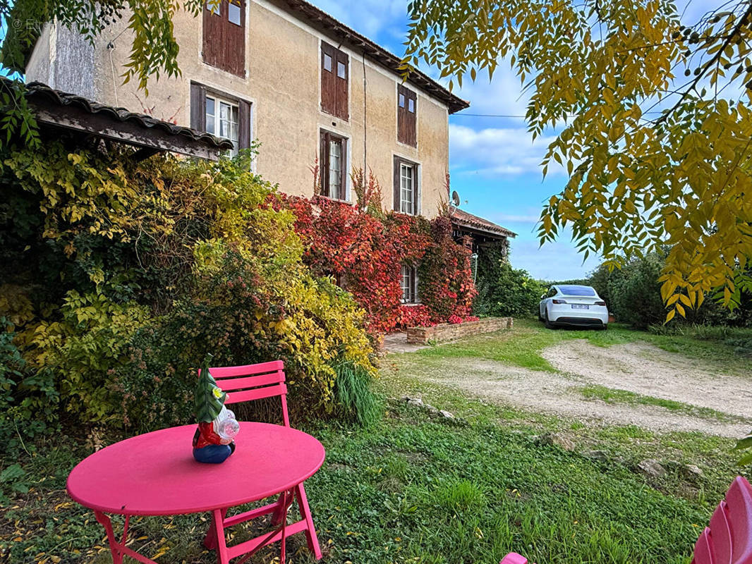 Maison à FEUGAROLLES