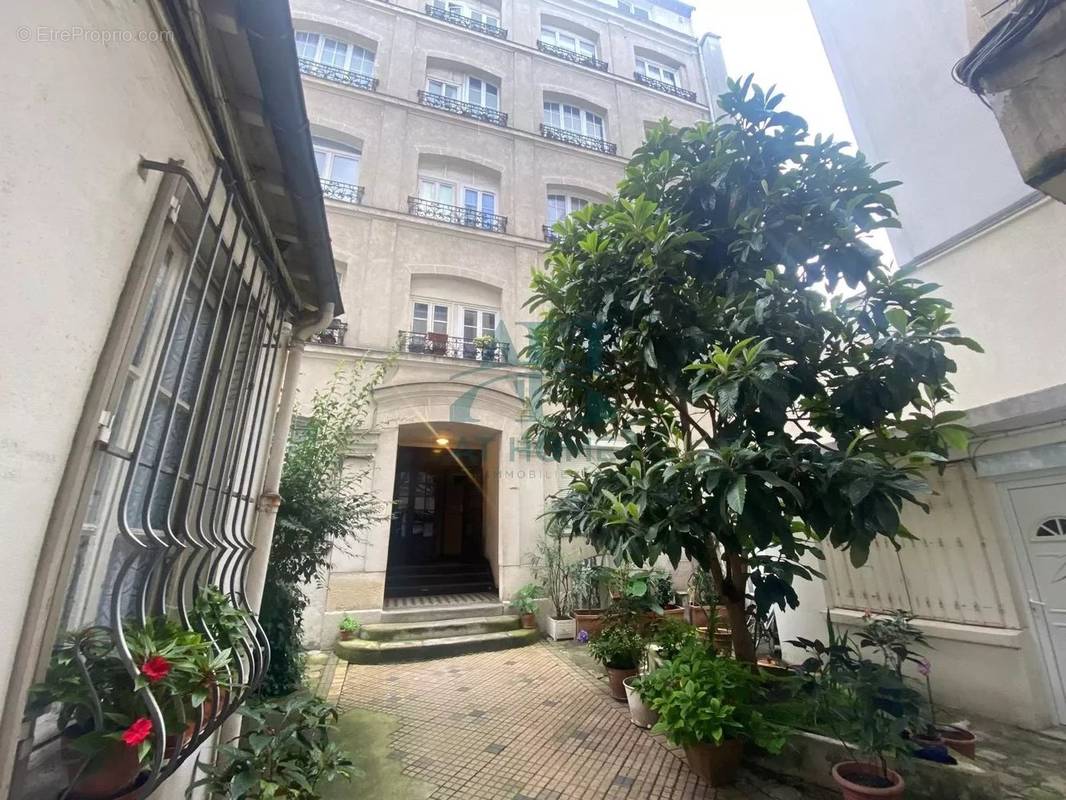 Appartement à PARIS-10E