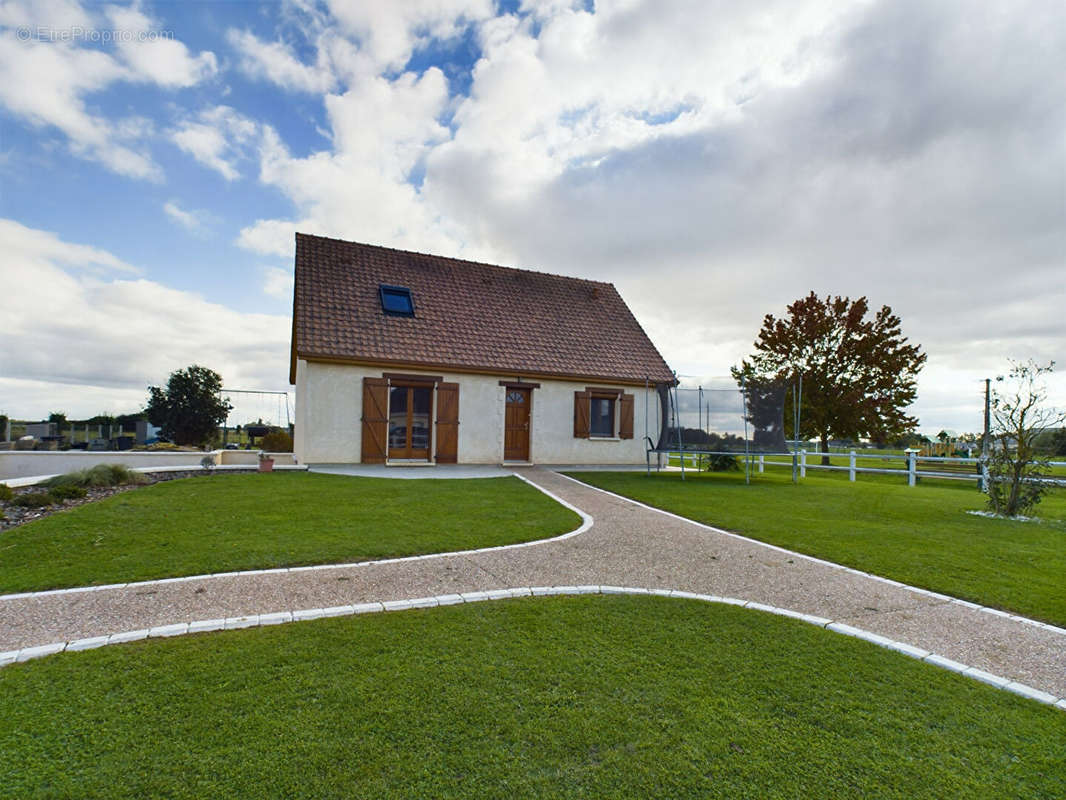 Maison à TOURVILLE-LA-CAMPAGNE