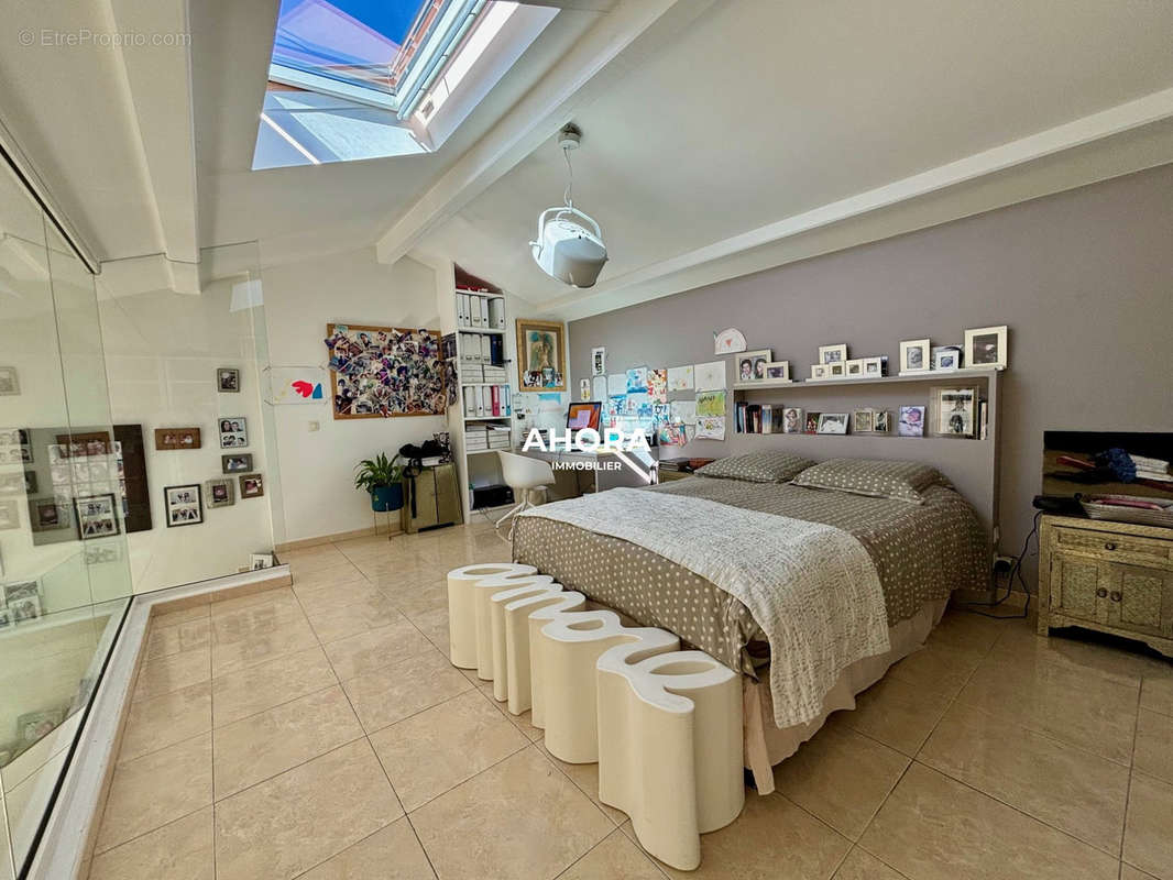 Appartement à MARSEILLE-9E