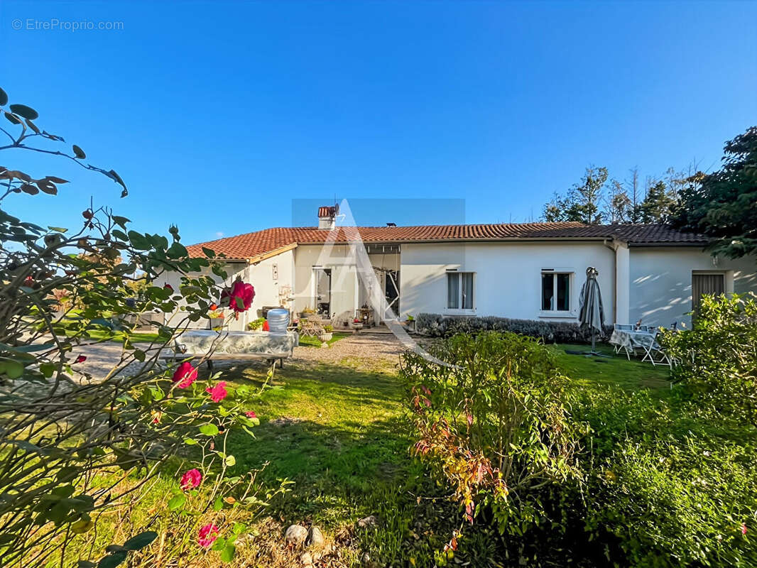 Maison à SAINT-SYLVESTRE-SUR-LOT