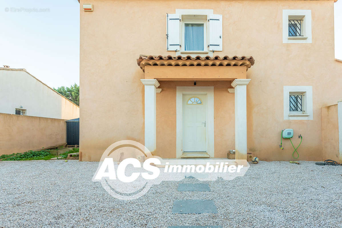 Maison à CHATEAUNEUF-LES-MARTIGUES