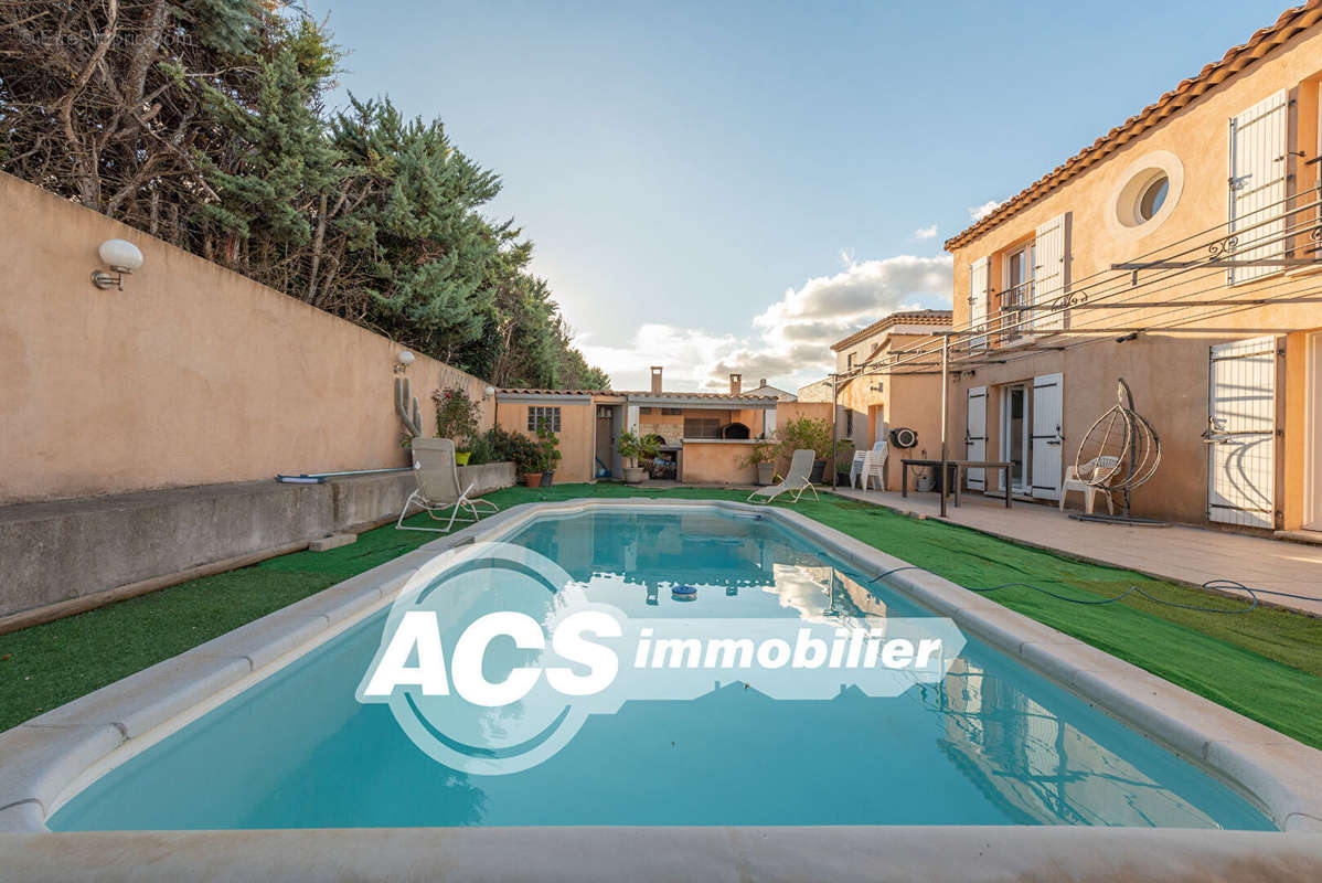 Maison à CHATEAUNEUF-LES-MARTIGUES