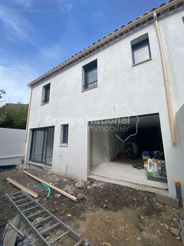 Maison à CHATEAUNEUF-LES-MARTIGUES