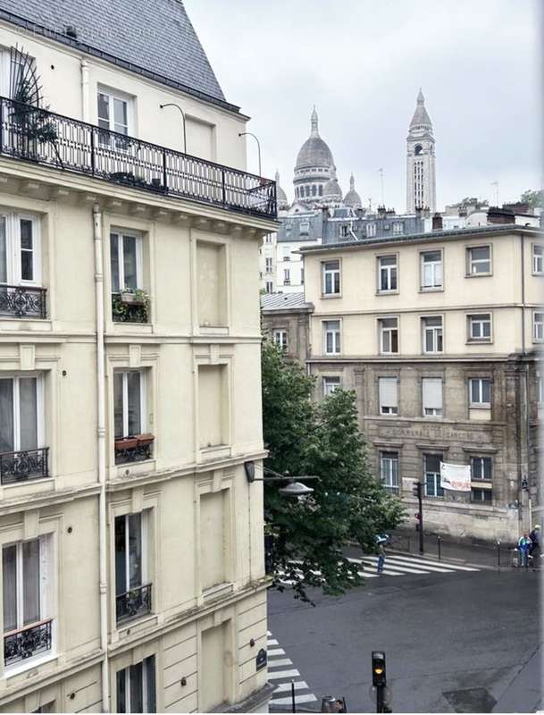 Appartement à PARIS-18E