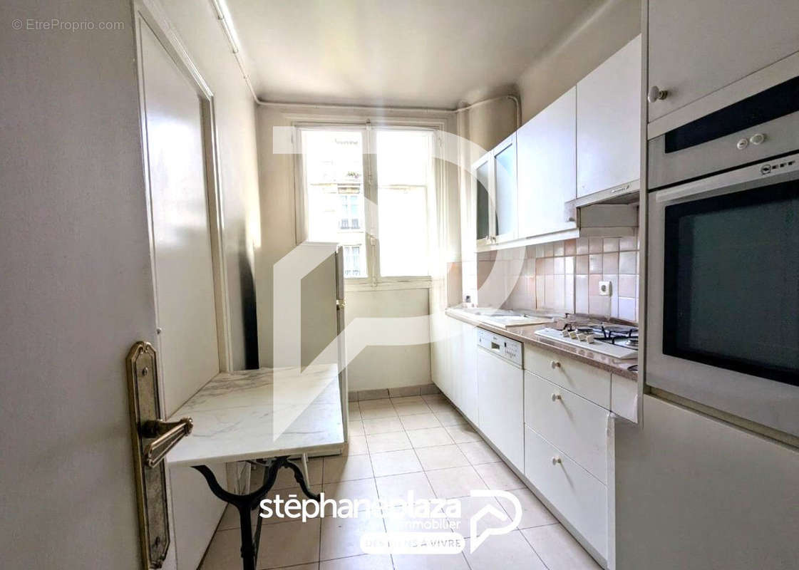 Appartement à NEUILLY-SUR-SEINE