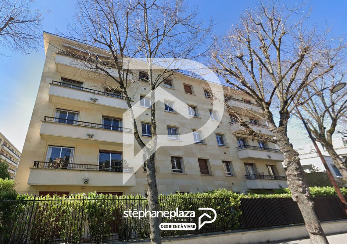 Appartement à NEUILLY-SUR-SEINE