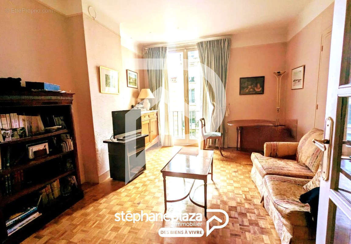 Appartement à NEUILLY-SUR-SEINE