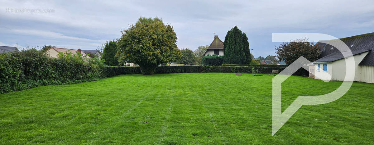 Terrain à LA CHAPELLE-DU-BOURGAY