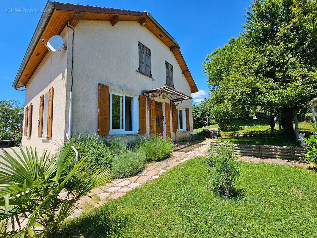 Maison à SAINT-GENIX-SUR-GUIERS