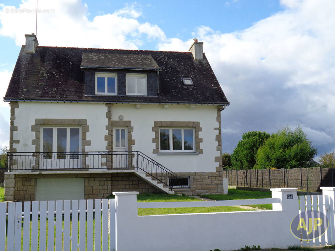 Maison à CRUGUEL