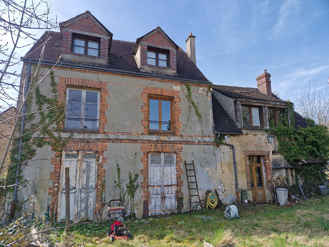 Maison à MONTLANDON