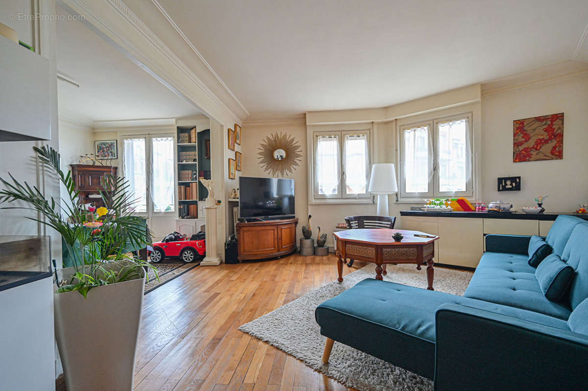 Appartement à PARIS-19E