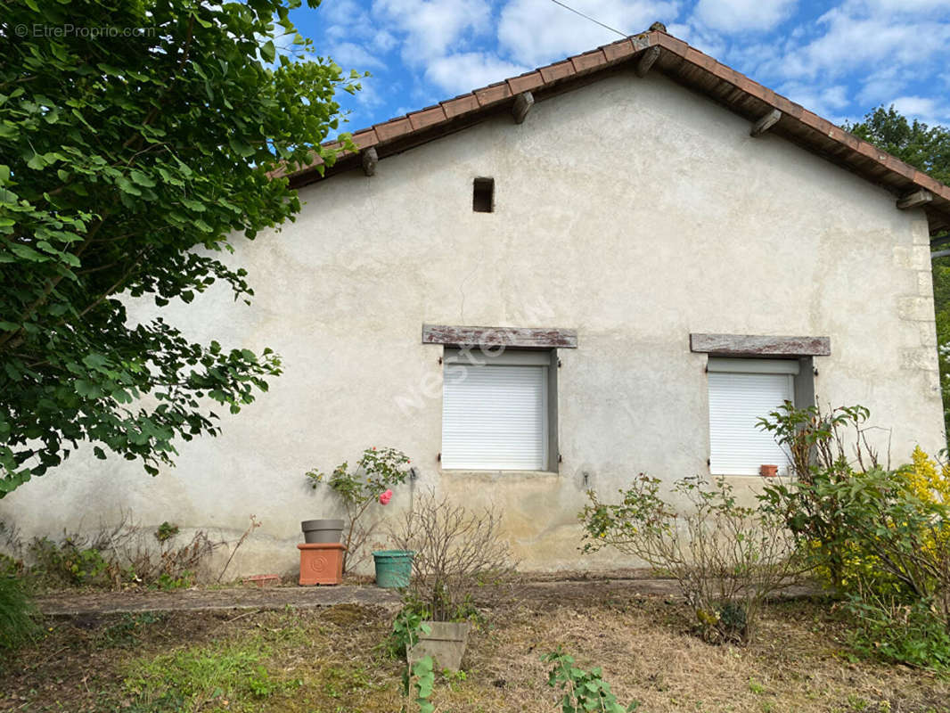 Maison à VAUNAC