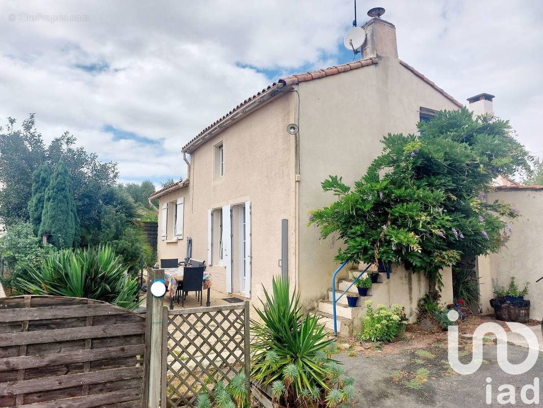 Photo 1 - Maison à CHATEAU-GUIBERT