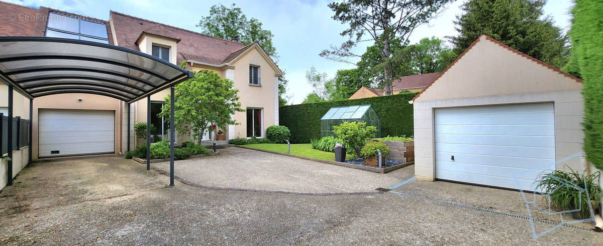 Maison à GOMETZ-LE-CHATEL