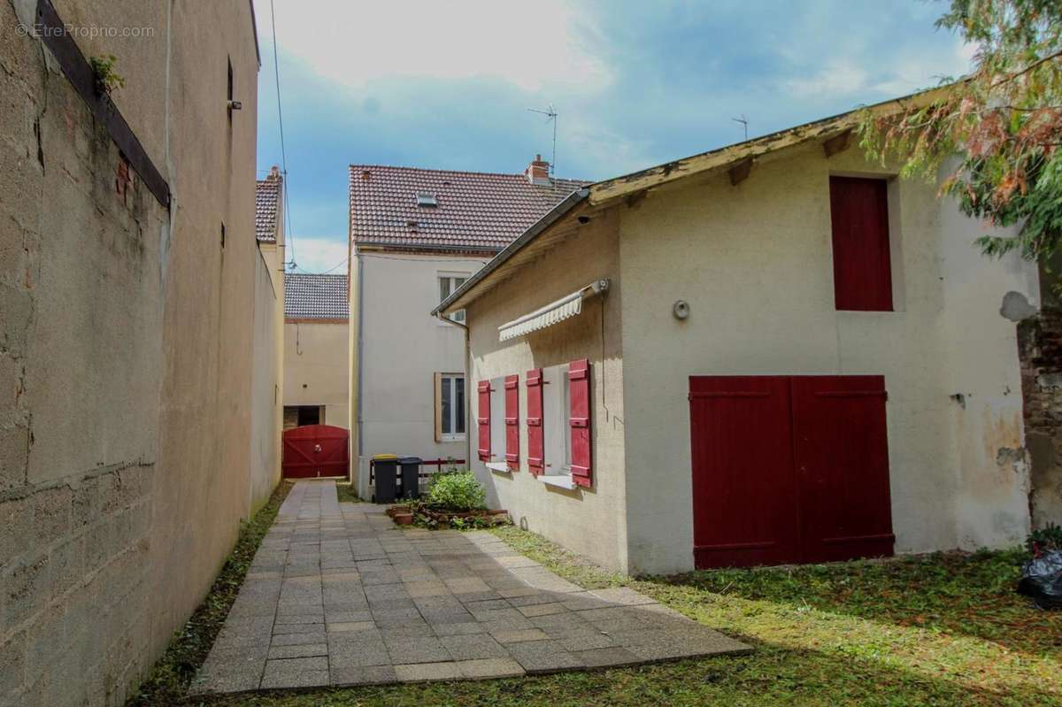 Photo 2 - Maison à MONTCEAU-LES-MINES