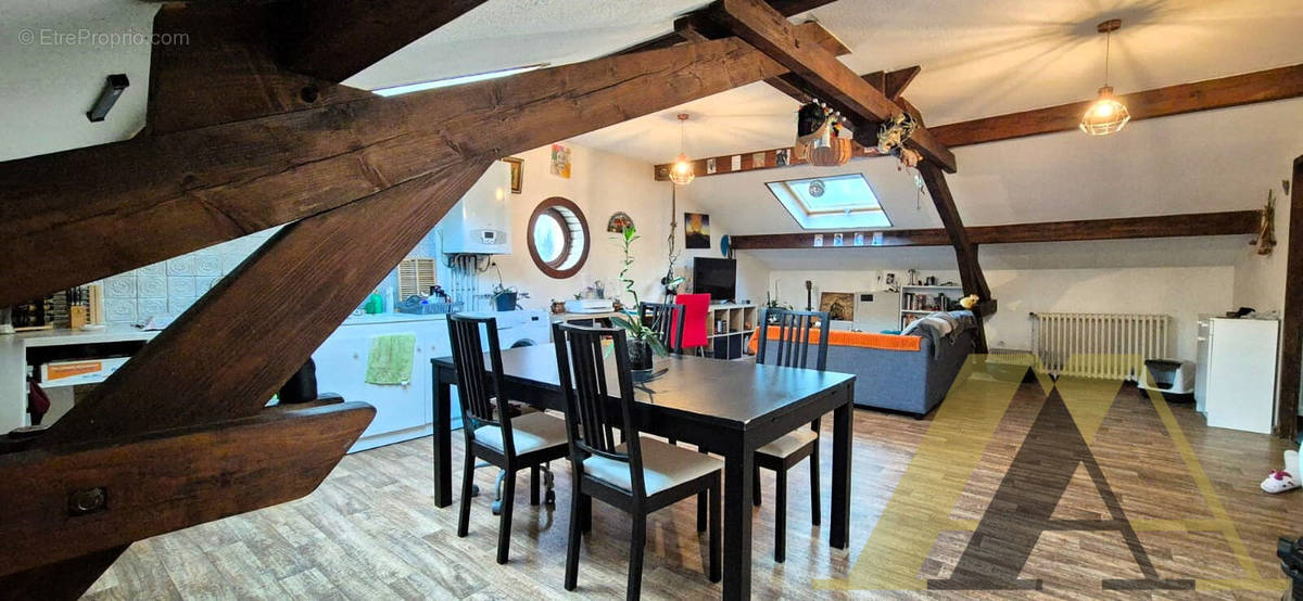 Appartement à CHATEL-SAINT-GERMAIN