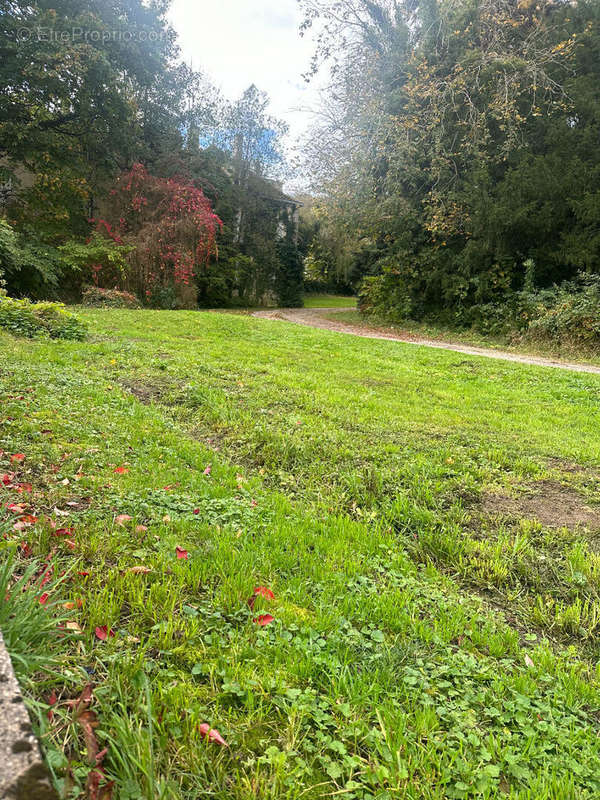 Terrain à MONTBARD