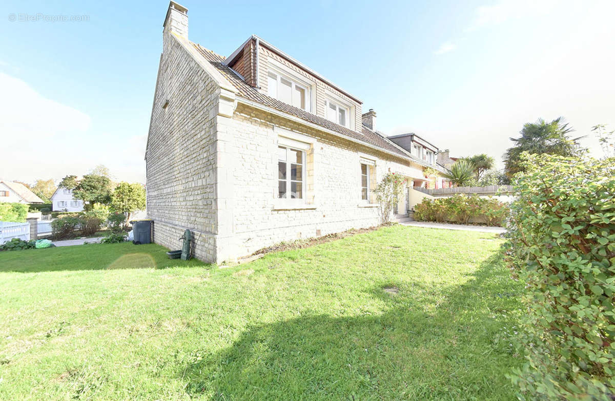 Maison à SAINT-GERMAIN-LA-BLANCHE-HERBE