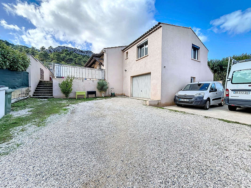 Maison à SAINT-SAVOURNIN