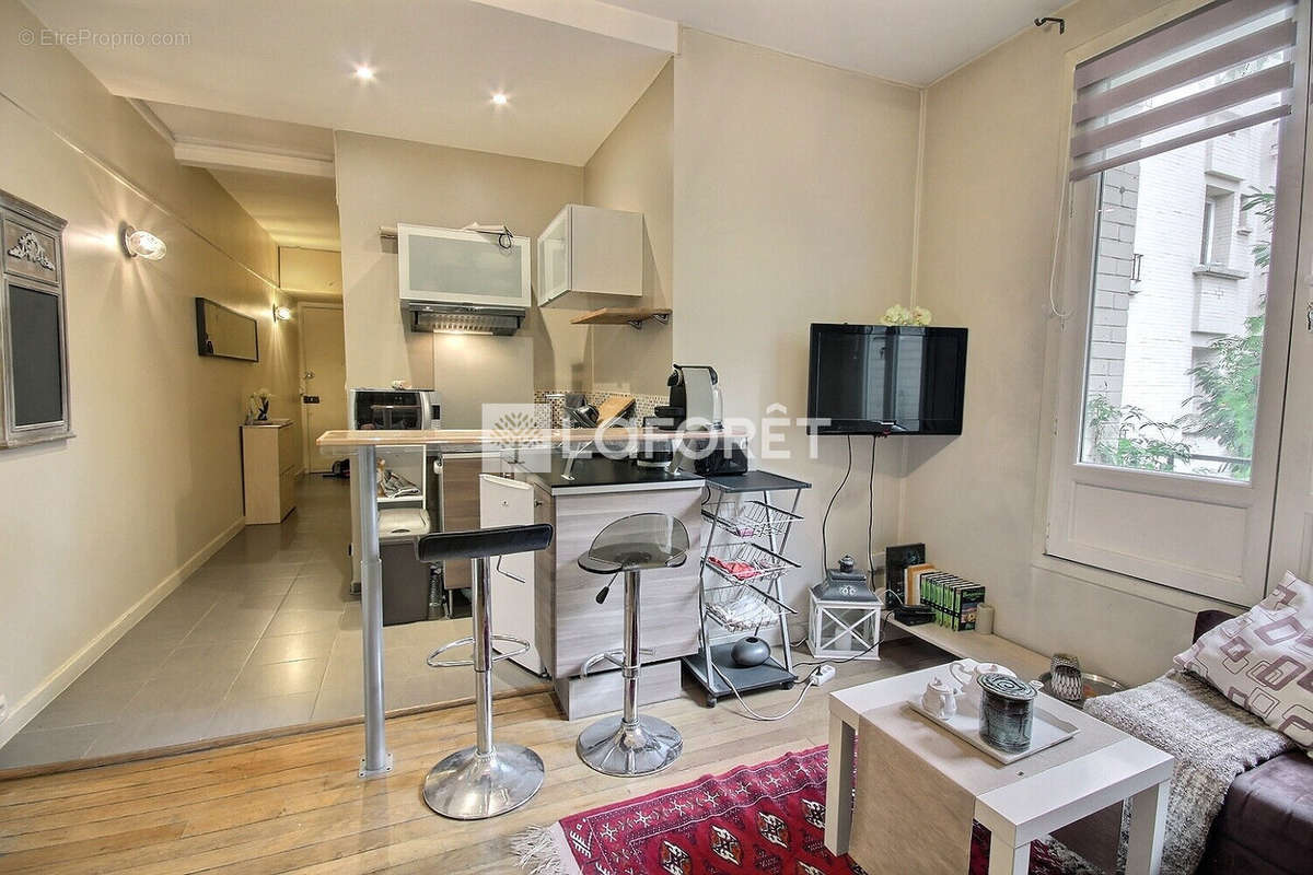 Appartement à COURBEVOIE