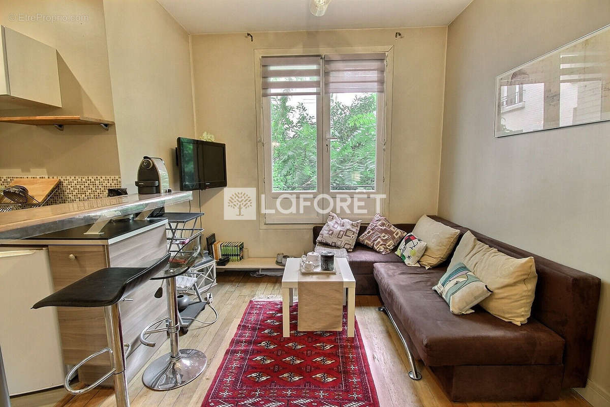 Appartement à COURBEVOIE