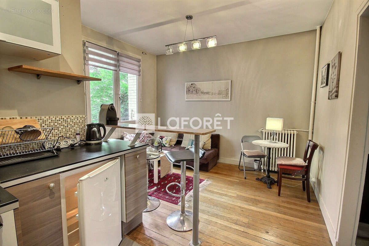 Appartement à COURBEVOIE