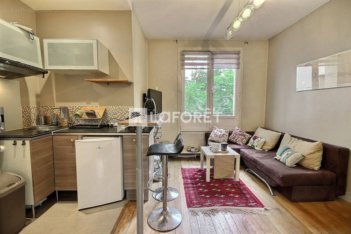 Appartement à COURBEVOIE