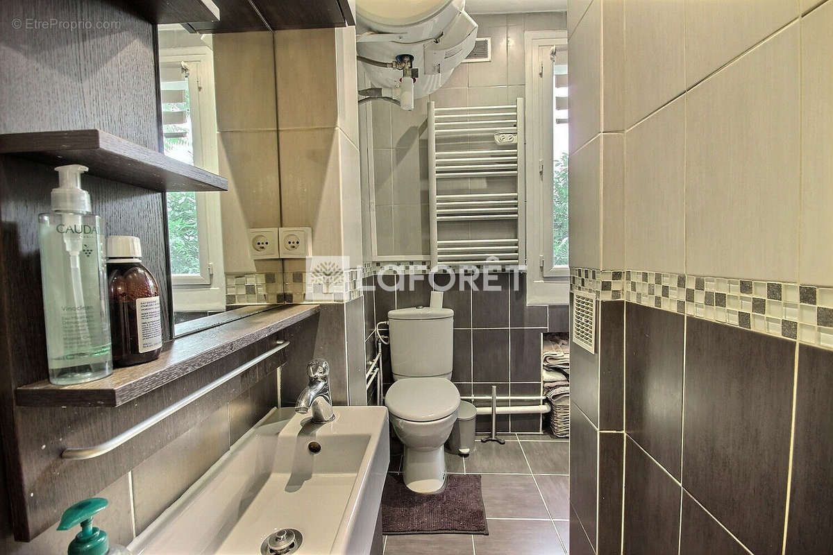 Appartement à COURBEVOIE