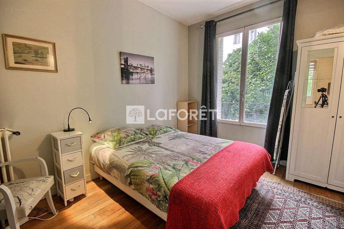 Appartement à COURBEVOIE