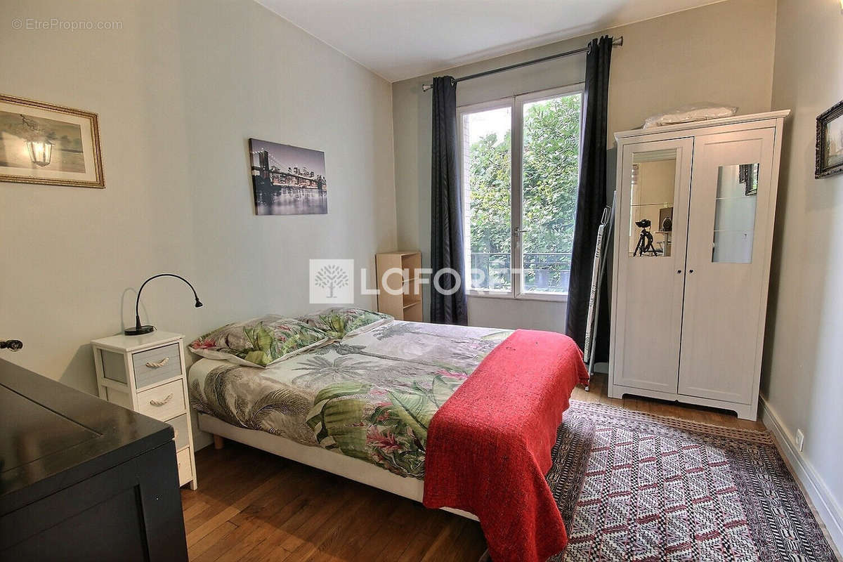 Appartement à COURBEVOIE