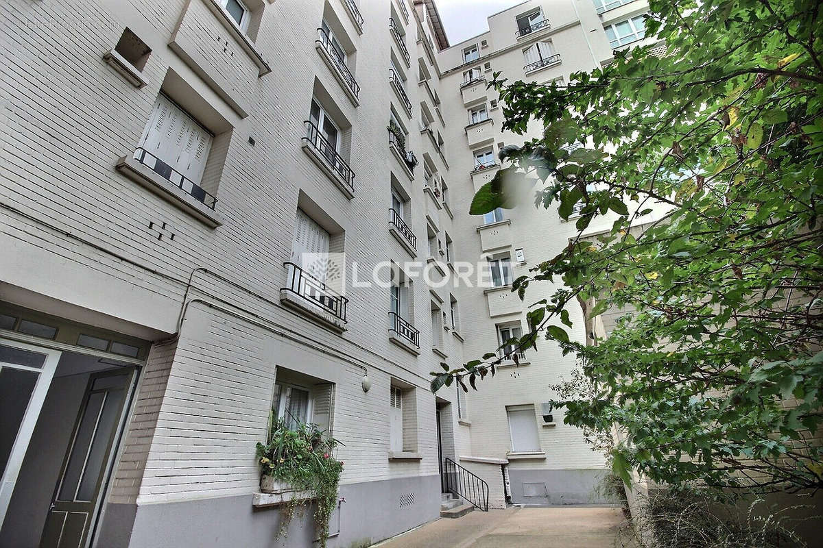 Appartement à COURBEVOIE