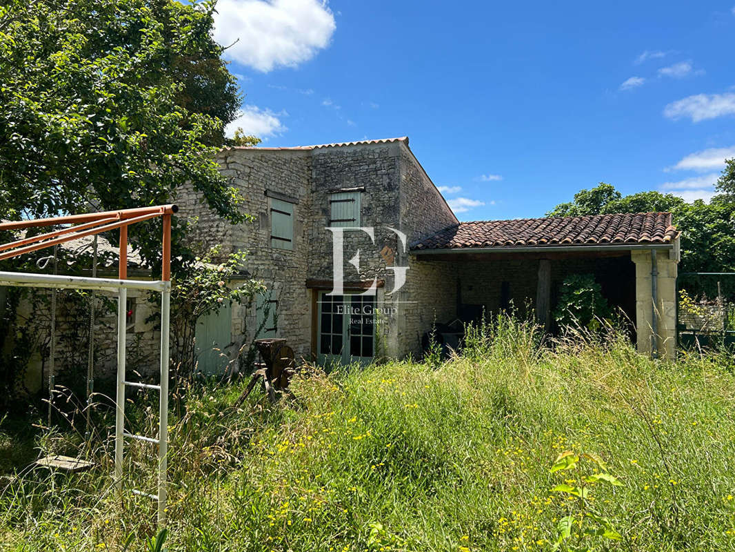 Maison à BLANZAC-LES-MATHA