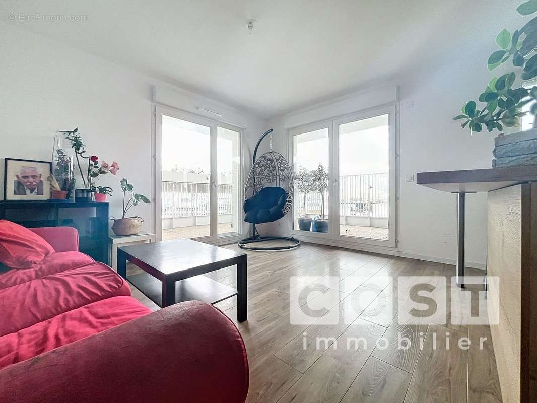 Appartement à GENNEVILLIERS