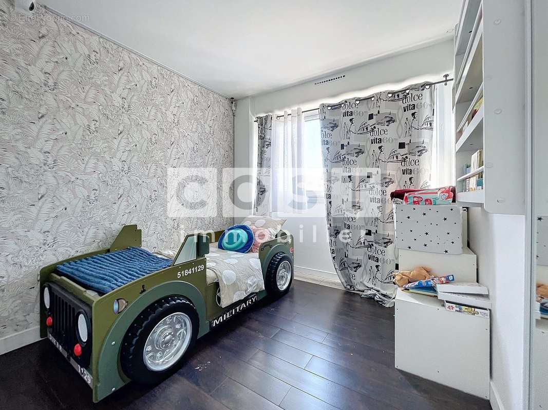 Appartement à COLOMBES