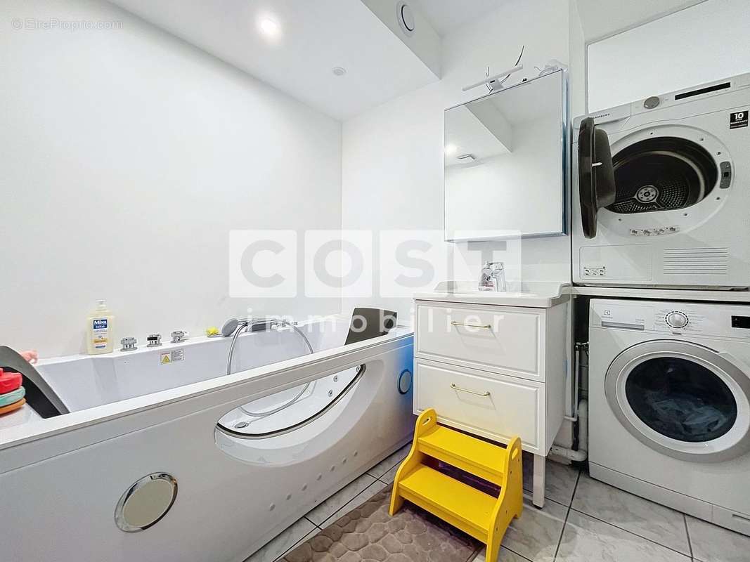 Appartement à COLOMBES