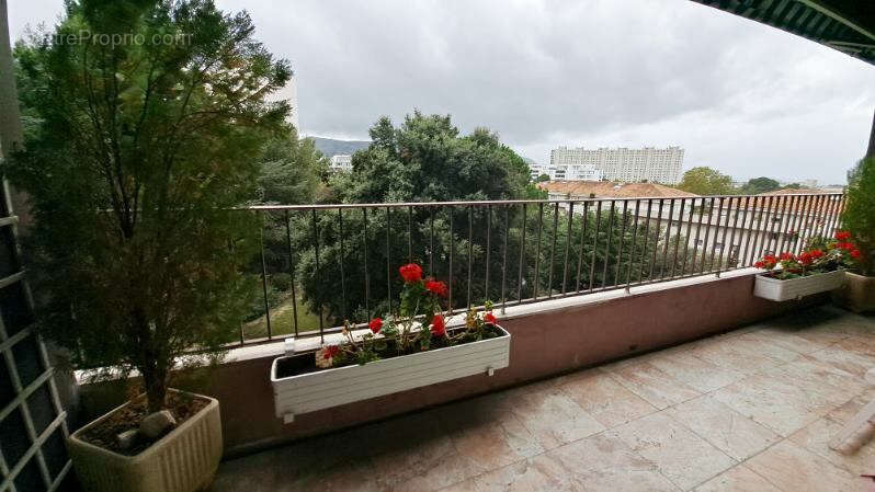 Appartement à MARSEILLE-9E