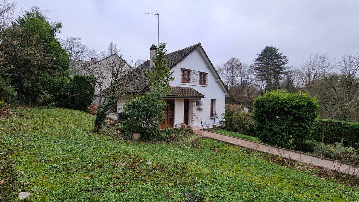 Maison à BURES-SUR-YVETTE