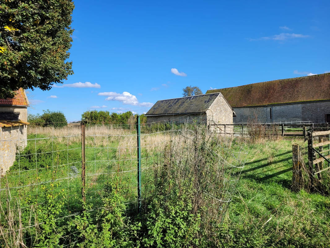 Terrain à BEVILLE-LE-COMTE