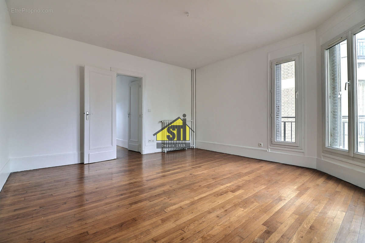 Appartement à PARIS-14E