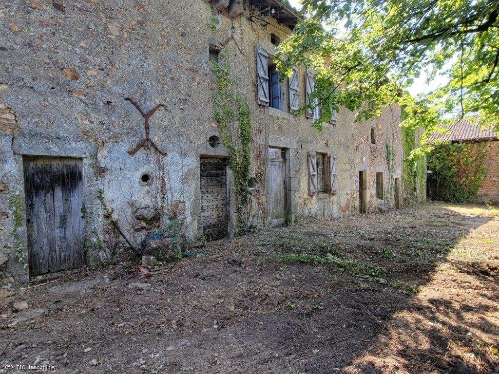 Maison à CONFOLENS