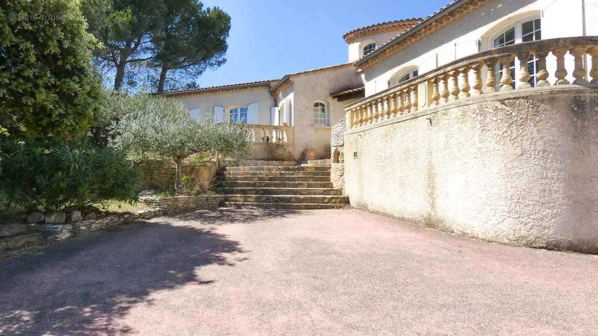 Maison à UZES